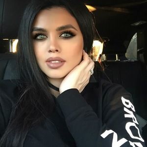 Meet your Posher, Fayetube